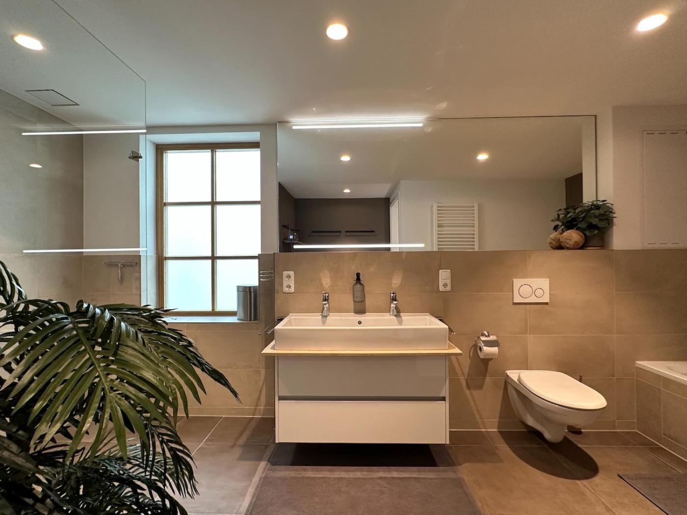 Truly - Viel Platz Fuer Business & Familie - Modern, Garage, Fahrstuhl Apartment Аугсбург Екстериор снимка