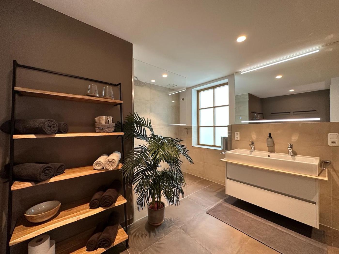Truly - Viel Platz Fuer Business & Familie - Modern, Garage, Fahrstuhl Apartment Аугсбург Екстериор снимка
